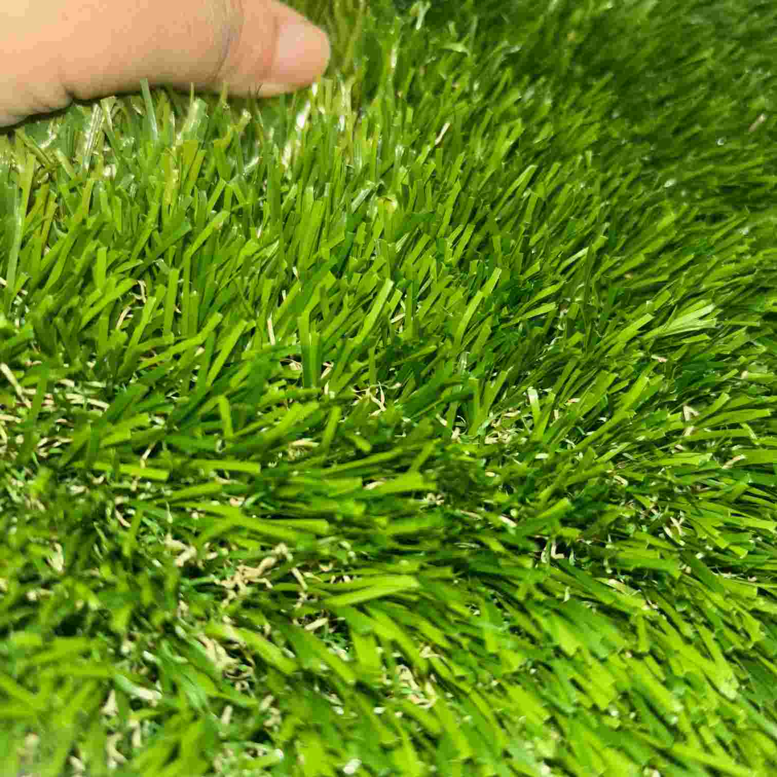 Pet-friendly synthetic turf
