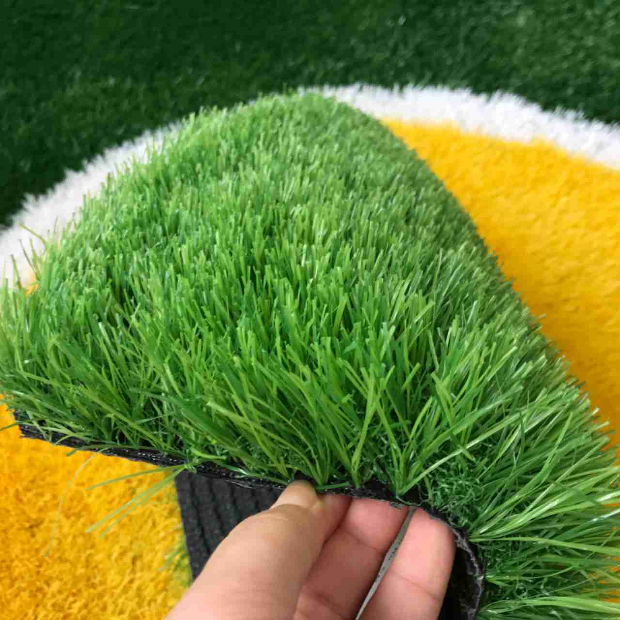 Outdoor synthetic grass for swimming pool turf